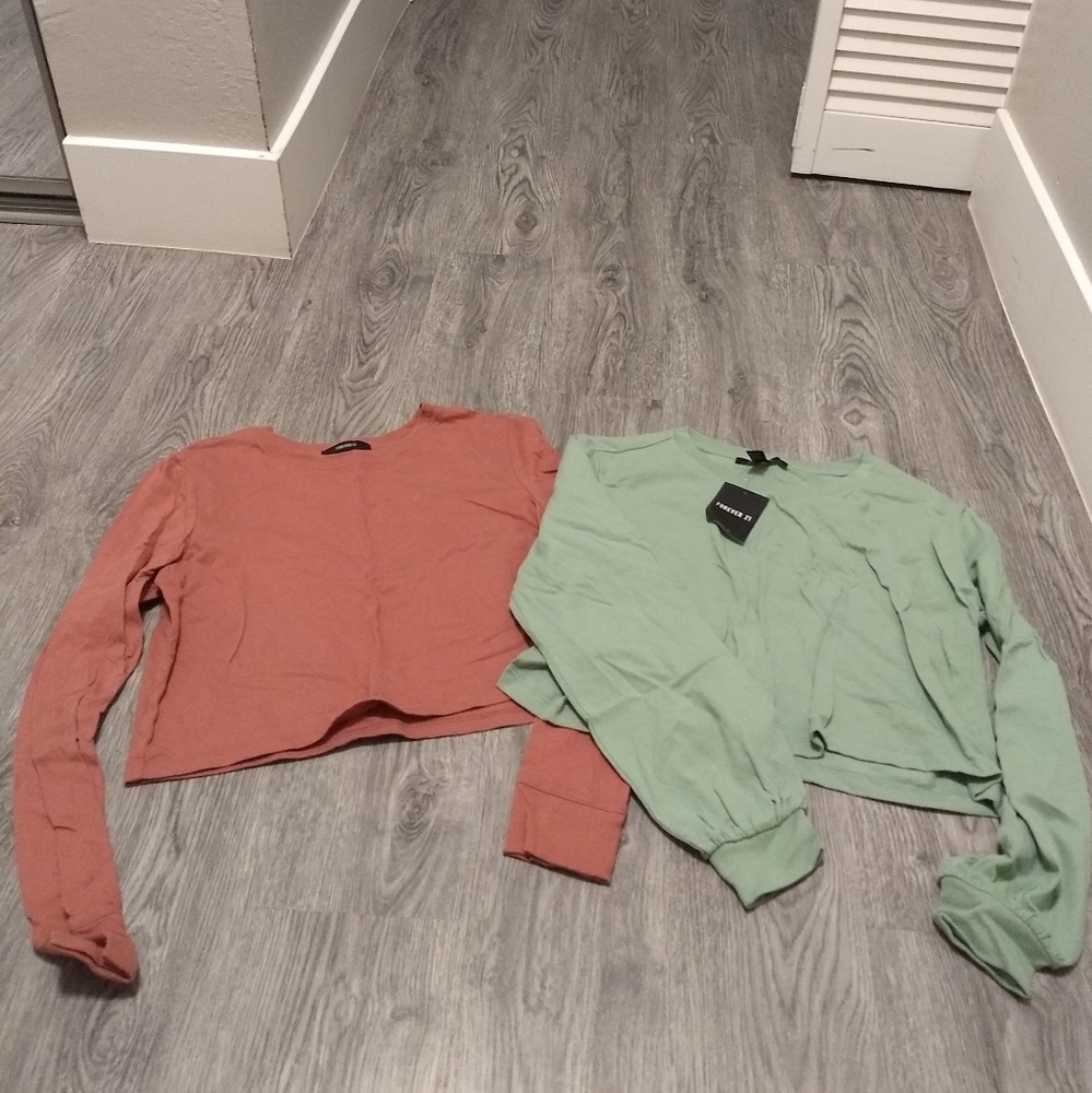 Cropped Long Sleeve Tees*